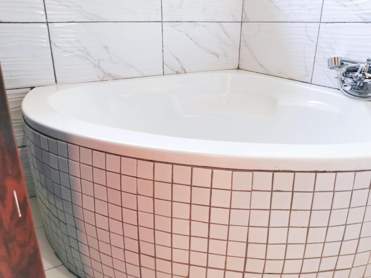 Genesis Guesthouze Hotel Bela-Bela Kültér fotó